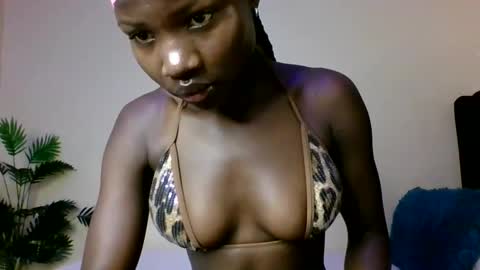 cutey_mara online show from April 4, 6:00 am