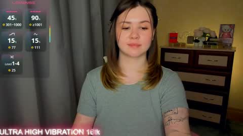Snapshot of cutie_mili chatting on April 25, 1:41 pm mili online show from April 25, 1:41 pm