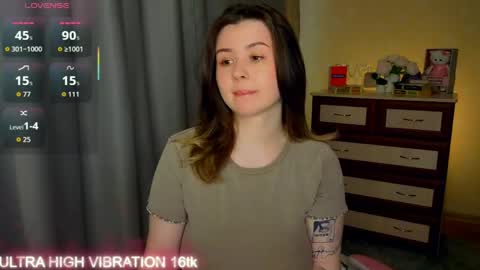 Snapshot of cutie_mili chatting on May 14, 9:16 am mili online show from May 14, 9:16 am