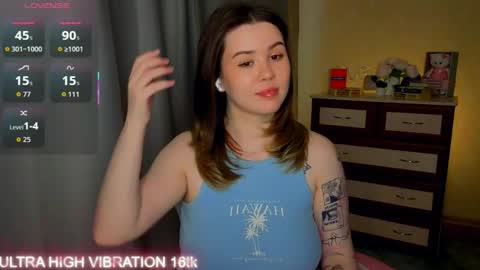 Snapshot of cutie_mili chatting on May 15, 9:49 am mili online show from May 15, 9:49 am
