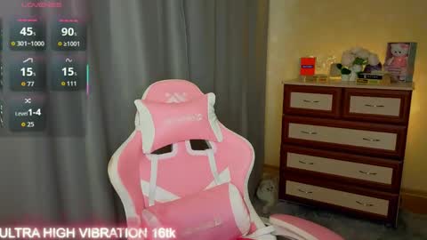 Snapshot of cutie_mili chatting on May 20, 8:53 am mili online show from May 20, 8:53 am