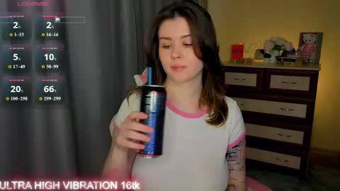 Snapshot of cutie_mili chatting on May 21, 12:01 pm mili online show from May 21, 12:01 pm