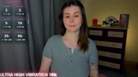 Snapshot of cutie_mili chatting on June 10, 10:25 am mili online show from June 10, 10:25 am