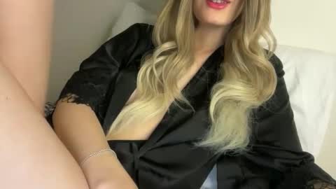 Call me cutie online show from April 7, 5:19 am