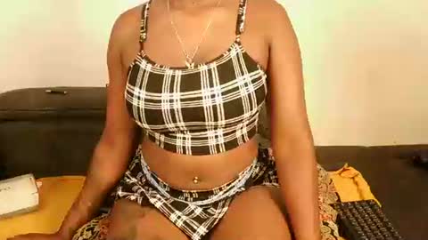 Snapshot of cutie_pumpkin_ chatting on February 18, 1:51 pm CUTIE online show from February 18, 1:51 pm