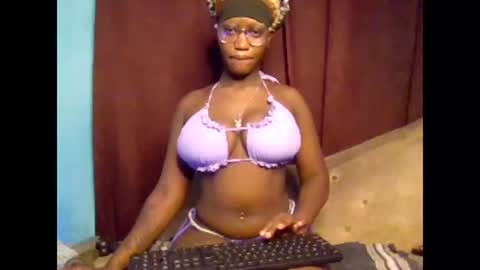 Snapshot of cutie_pumpkin_ chatting on April 20, 8:39 am CUTIE online show from April 20, 8:39 am