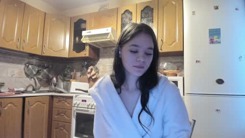 Snapshot of cutiekitty_cb chatting on December 6, 3:19 am cutiekitty_cb online show from December 6, 3:19 am
