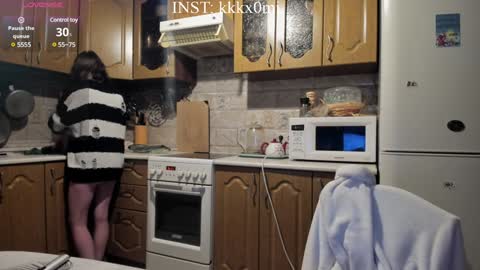 Snapshot of cutiekitty_cb chatting on December 19, 12:01 pm cutiekitty_cb online show from December 19, 12:01 pm