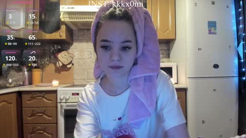 Snapshot of cutiekitty_cb chatting on January 2, 3:37 am cutiekitty_cb online show from January 2, 3:37 am