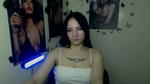 Emma online show from December 5, 7:32 pm