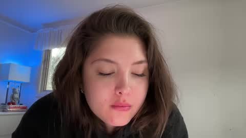 Snapshot of cutieoggg420 chatting on December 26, 7:05 pm Cutieoggg420 online show from December 26, 7:05 pm