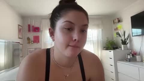 Snapshot of cutieoggg420 chatting on March 8, 8:14 pm Cutieoggg420 online show from March 8, 8:14 pm