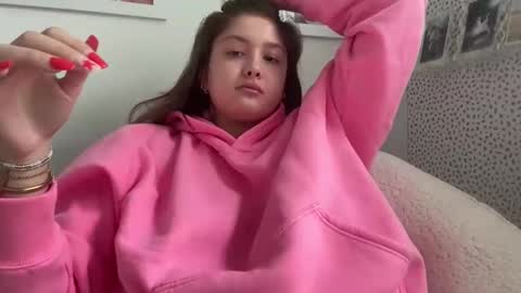 Snapshot of cutieoggg420 chatting on October 15, 5:13 pm Cutieoggg420 online show from October 15, 5:13 pm