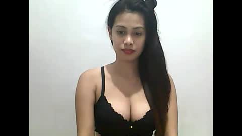 Snapshot of cutietrina chatting on December 7, 8:27 pm CutieTrina online show from December 7, 8:27 pm