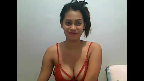 Snapshot of cutietrina chatting on December 9, 11:24 pm CutieTrina online show from December 9, 11:24 pm