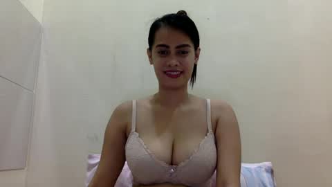 Snapshot of cutietrina chatting on January 16, 3:56 pm CutieTrina online show from January 16, 3:56 pm