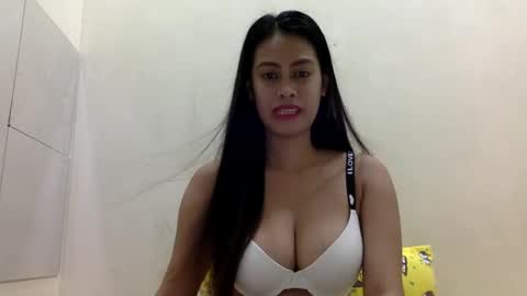 Snapshot of cutietrina chatting on February 4, 5:12 pm CutieTrina online show from February 4, 5:12 pm