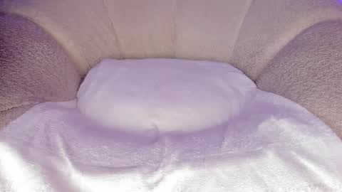 Hannah online show from November 13, 3:33 pm