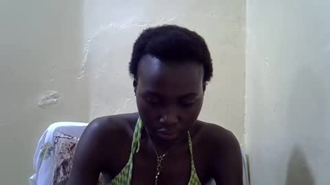 Snapshot of cuttey_slim22 chatting on February 10, 9:24 am cuttey_slim22 online show from February 10, 9:24 am