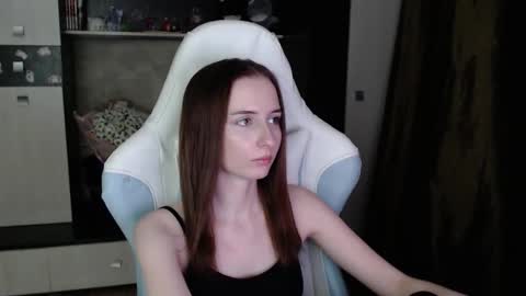 Snapshot of cutti_crystal chatting on October 29, 7:04 pm Cutti Crystal online show from October 29, 7:04 pm