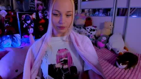 Nora online show from September 27, 8:25 pm