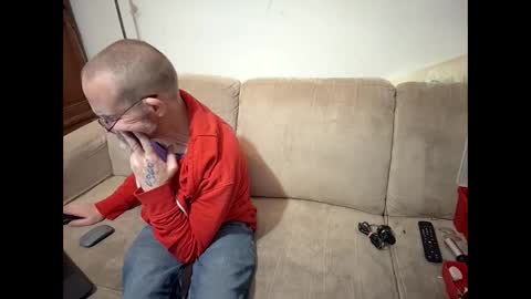 cuyversivan012 online show from April 4, 1:04 am