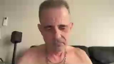 cwaddle online show from July 15, 6:02 pm