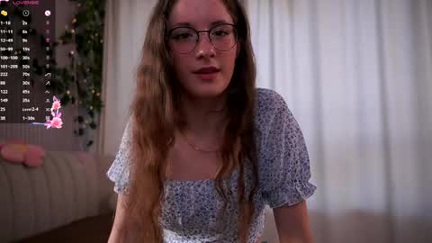 Cwen online show from March 29, 3:12 pm