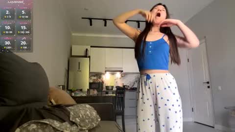 Akemi online show from September 10, 9:53 am