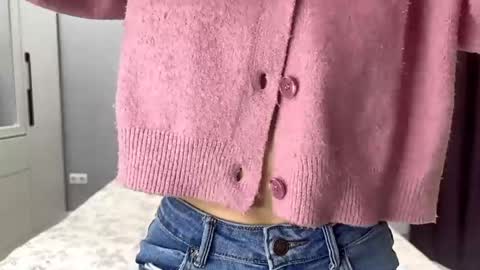 Akemi online show from April 19, 8:24 am