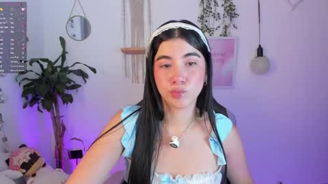 Snapshot of cyber_lizz chatting on April 27, 10:19 pm Liz online show from April 27, 10:19 pm
