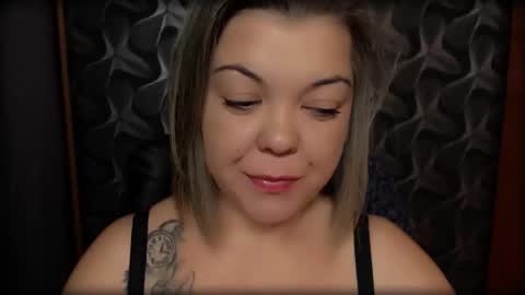 Snapshot of cyberdomme chatting on December 8, 1:24 am Full time mean bitch. online show from December 8, 1:24 am