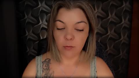 Snapshot of cyberdomme chatting on January 3, 9:15 am Full time mean bitch. online show from January 3, 9:15 am