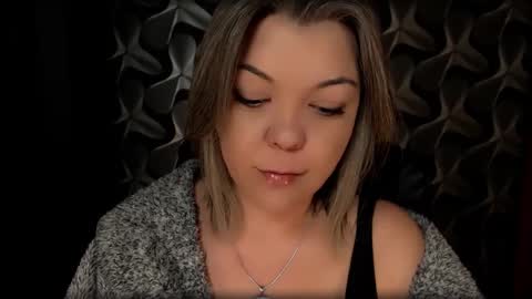 Snapshot of cyberdomme chatting on February 4, 8:28 pm Full time mean bitch. online show from February 4, 8:28 pm