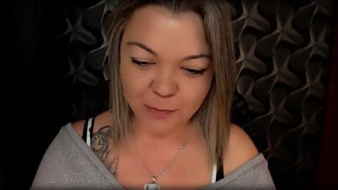 Snapshot of cyberdomme chatting on February 15, 6:44 am Full time mean bitch. online show from February 15, 6:44 am