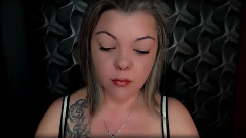 Snapshot of cyberdomme chatting on March 7, 11:16 pm Full time mean bitch. online show from March 7, 11:16 pm