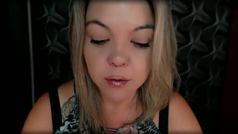 Snapshot of cyberdomme chatting on September 21, 11:39 pm Full time mean bitch. online show from September 21, 11:39 pm