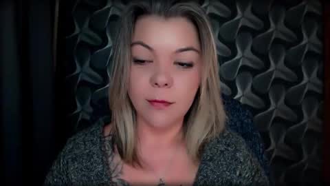 Snapshot of cyberdomme chatting on December 3, 1:13 am Full time mean bitch. online show from December 3, 1:13 am