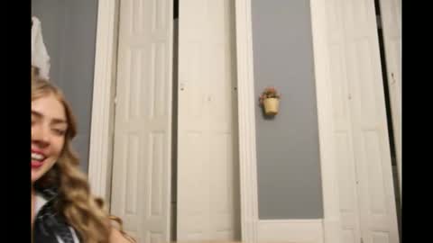 Snapshot of cyberm4ry chatting on November 1, 11:29 pm mary online show from November 1, 11:29 pm