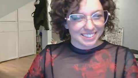 Snapshot of cyborgdyke chatting on December 5, 12:41 am cyborgdyke online show from December 5, 12:41 am