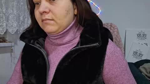 Snapshot of cyndee_winter chatting on February 2, 6:06 pm Cyndee Winter online show from February 2, 6:06 pm