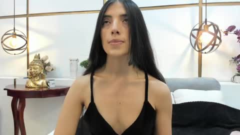 Cynthia1fox online show from April 16, 2:56 am