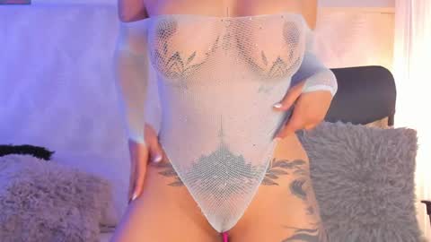 Snapshot of cyntia_adams chatting on February 3, 6:17 pm cyntia_adams online show from February 3, 6:17 pm