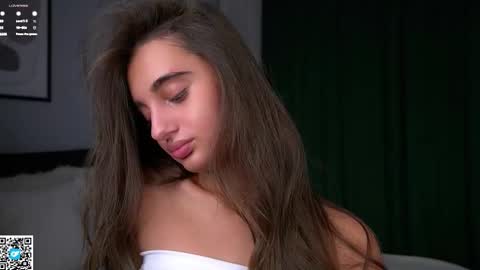 Isabella online show from November 21, 1:04 am