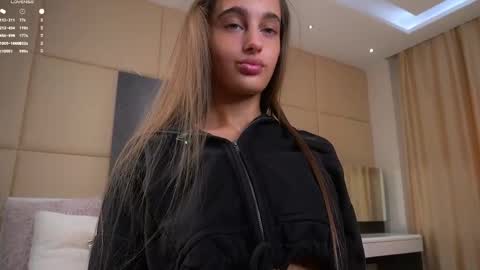 Isabella online show from April 11, 1:10 am