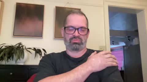 Snapshot of d4ddy858 chatting on December 15, 8:46 pm d4ddy858 online show from December 15, 8:46 pm