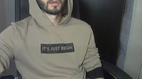 Snapshot of d_____________k chatting on November 8, 10:37 am Dolce online show from November 8, 10:37 am