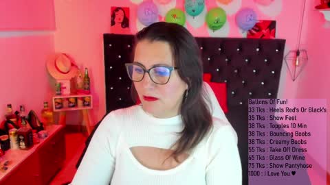 Mia  online show from February 2, 11:08 am