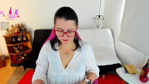 Mia  online show from October 28, 1:47 pm