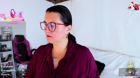 Snapshot of d_martii chatting on December 22, 11:07 am Mia online show from December 22, 11:07 am